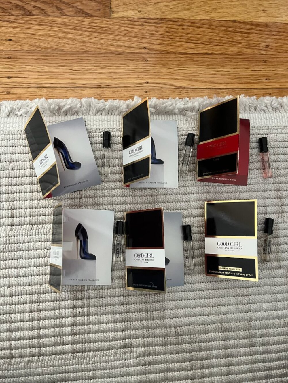 Good Girl/VERY ~ Womens Discovery Gift Set ~ 6 x 1.5mL Carolina Herrera